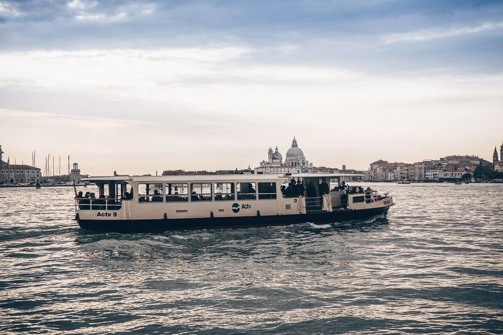 The water buses of Venice (Vaporetto). Lines, prices 2023 and